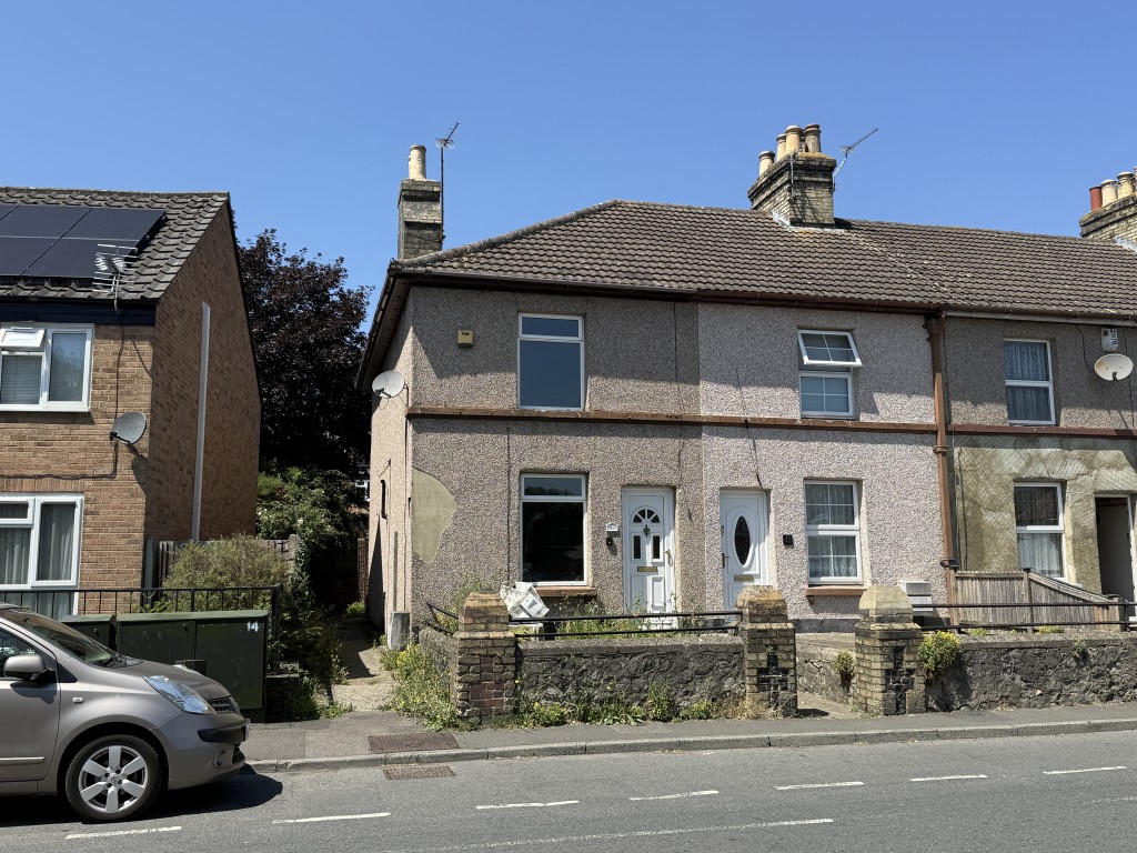 Lot: 5 - END-TERRACE HOUSE IN NEED OF IMPROVEMENT - View of House in need of refurbishment